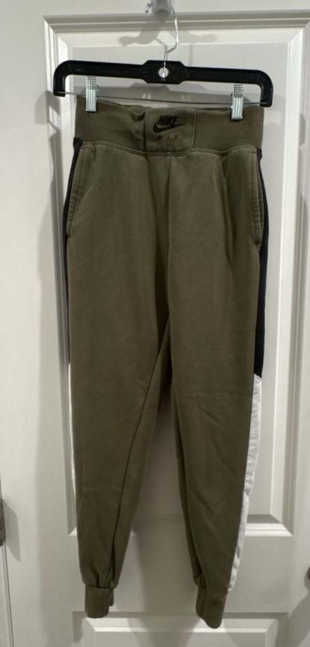 Nike Air Women's BB Colorblock Fleece Jogger Pants